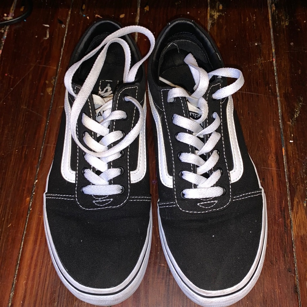 Black white vans size 5.5
